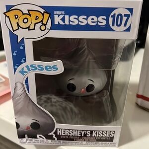 POP kisses